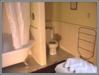 The Hale Eddy Bed & Breakfast Suites, Salt Spring Island  - Forest Suite Bathroom